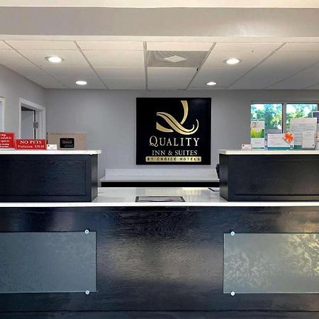 Quality Inn & Suites Near Panama City Beach Exterior photo