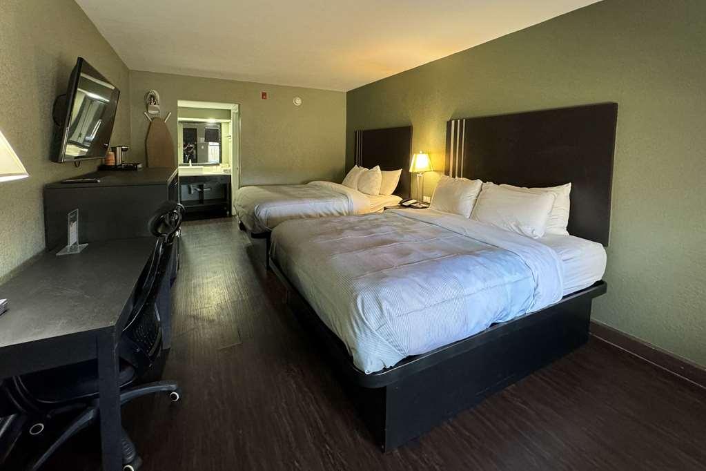Quality Inn & Suites Near Panama City Beach Room photo